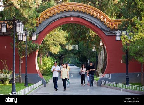 Zhongshan Parkı Açık Hava Müzesi ve Çin Bahçesi Manzarasıyla Şaşırtıyor mu?